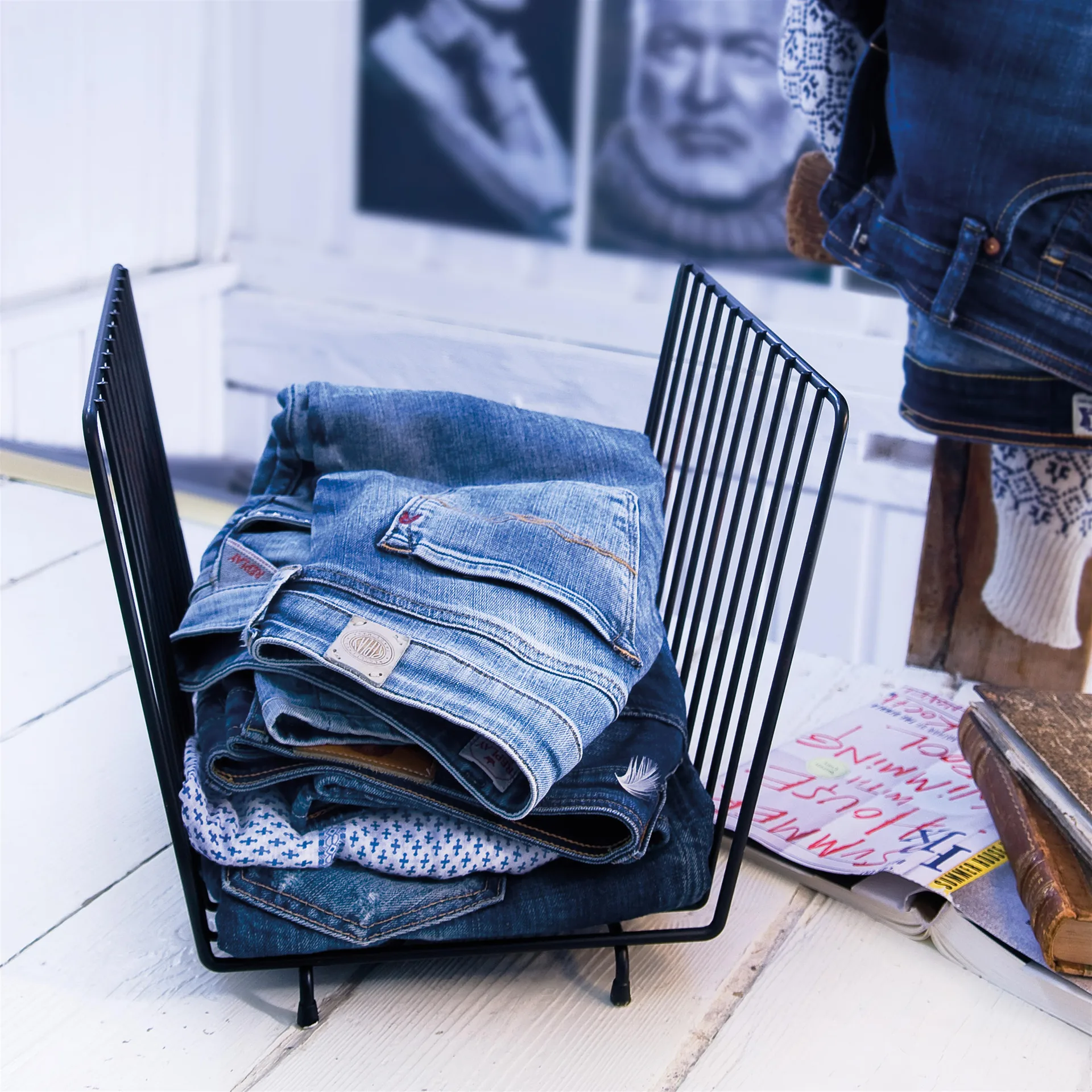 Journal magasinholder, svart Maze