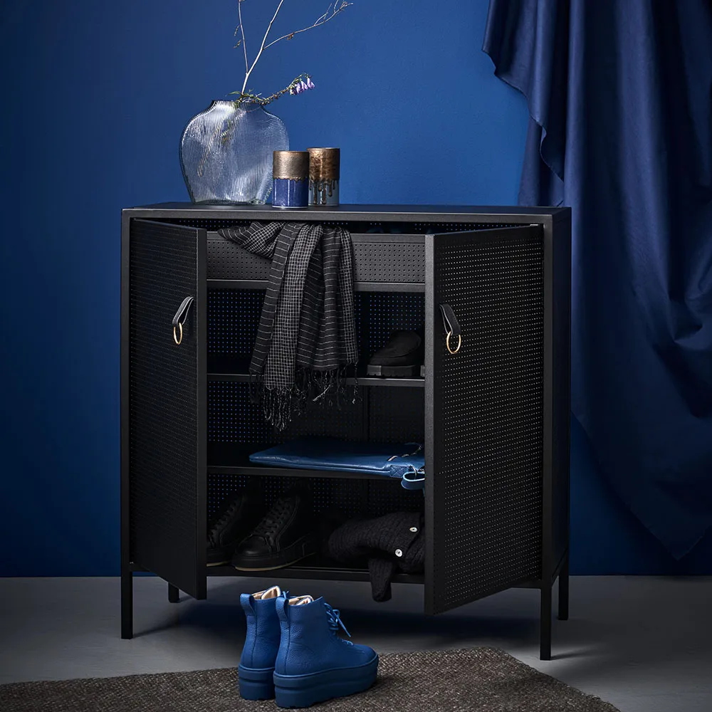 Liza skap, sort, skinndetalj Maze