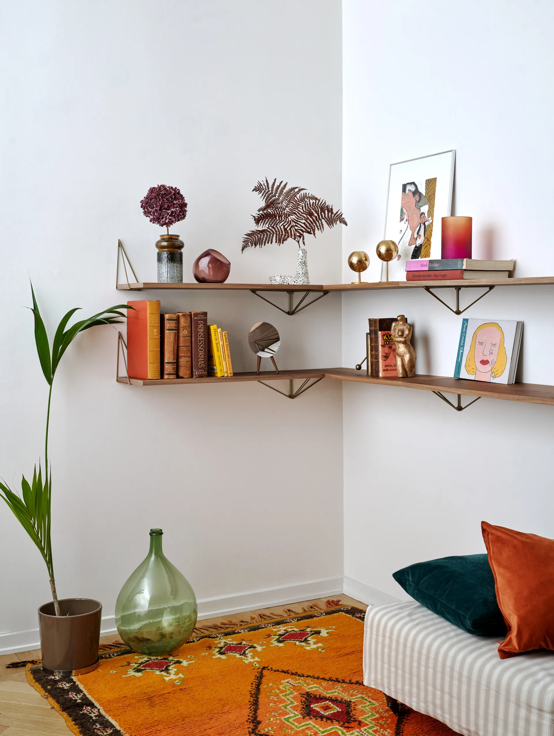 Pythagoras Bundle B hyllesystem valnøtt-messing Maze