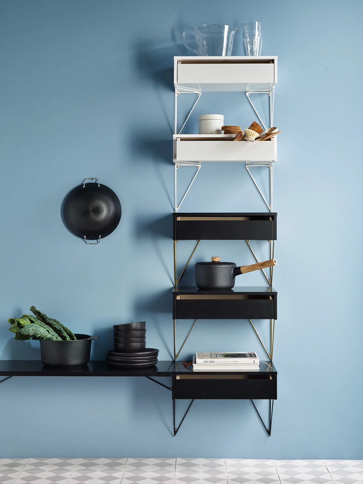 Pythagoras hylleplan, Large, svart Maze