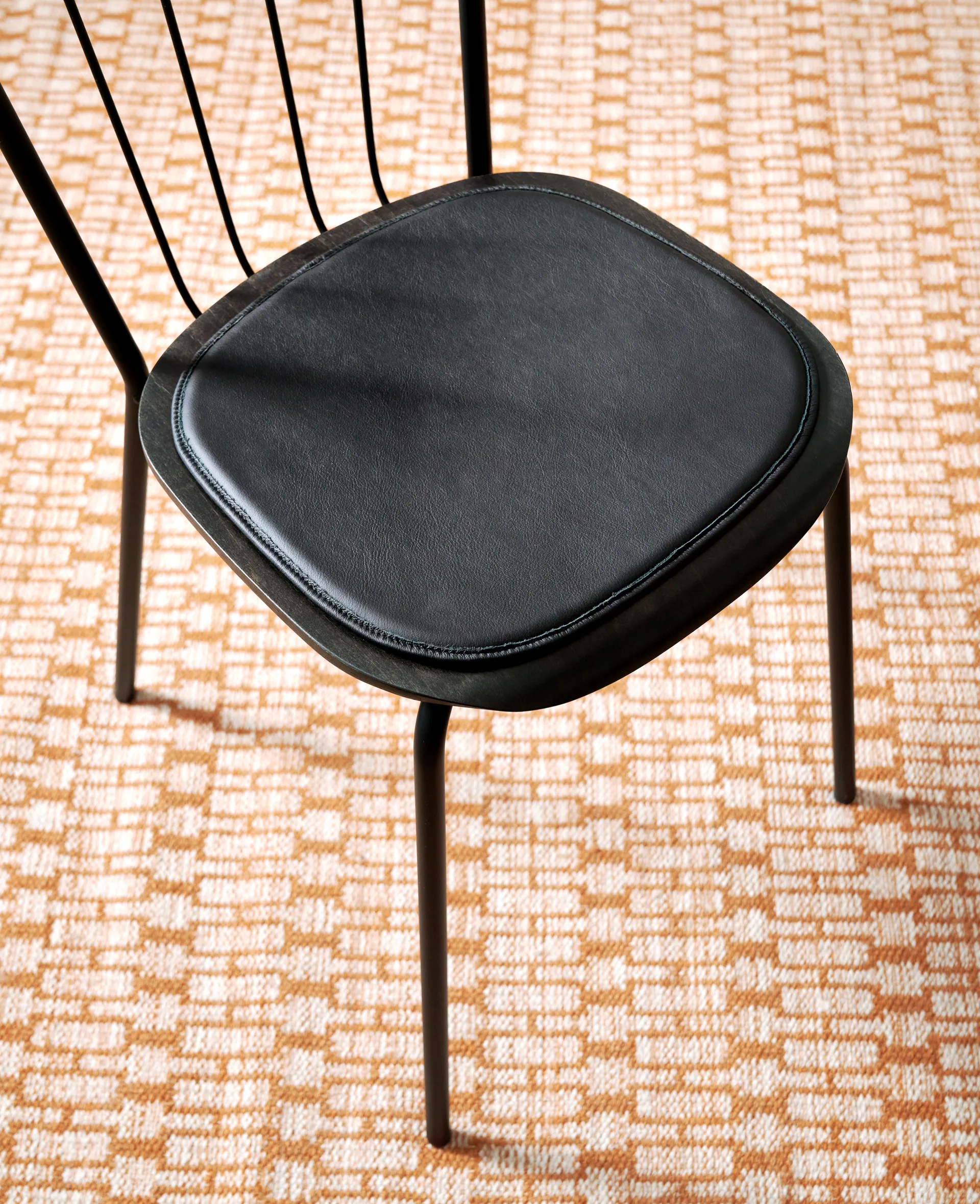 Same Seat Cushion stolpute 35 x 37 cm, Black Maze