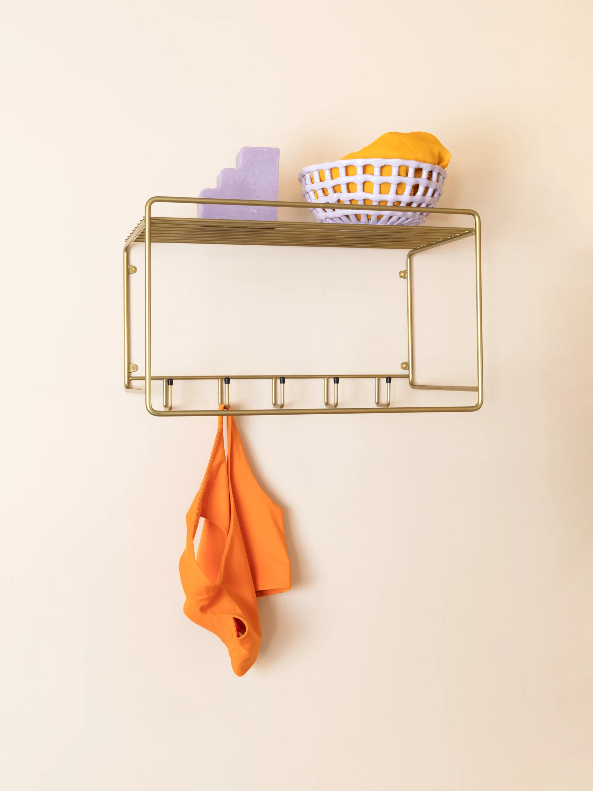 Uptown hattehylle, Messing Maze