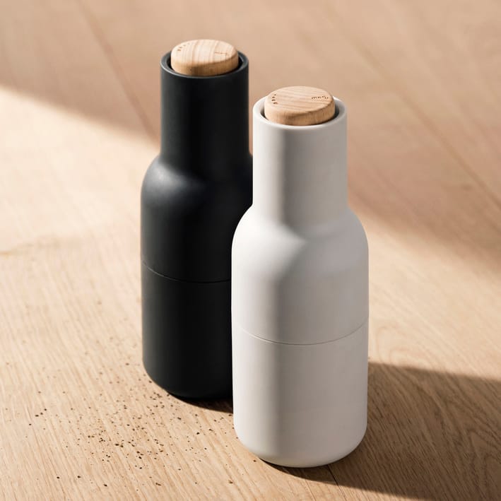 Bottle Grinder salt og pepperkvern - Ash-carbon (bøklokk) - MENU