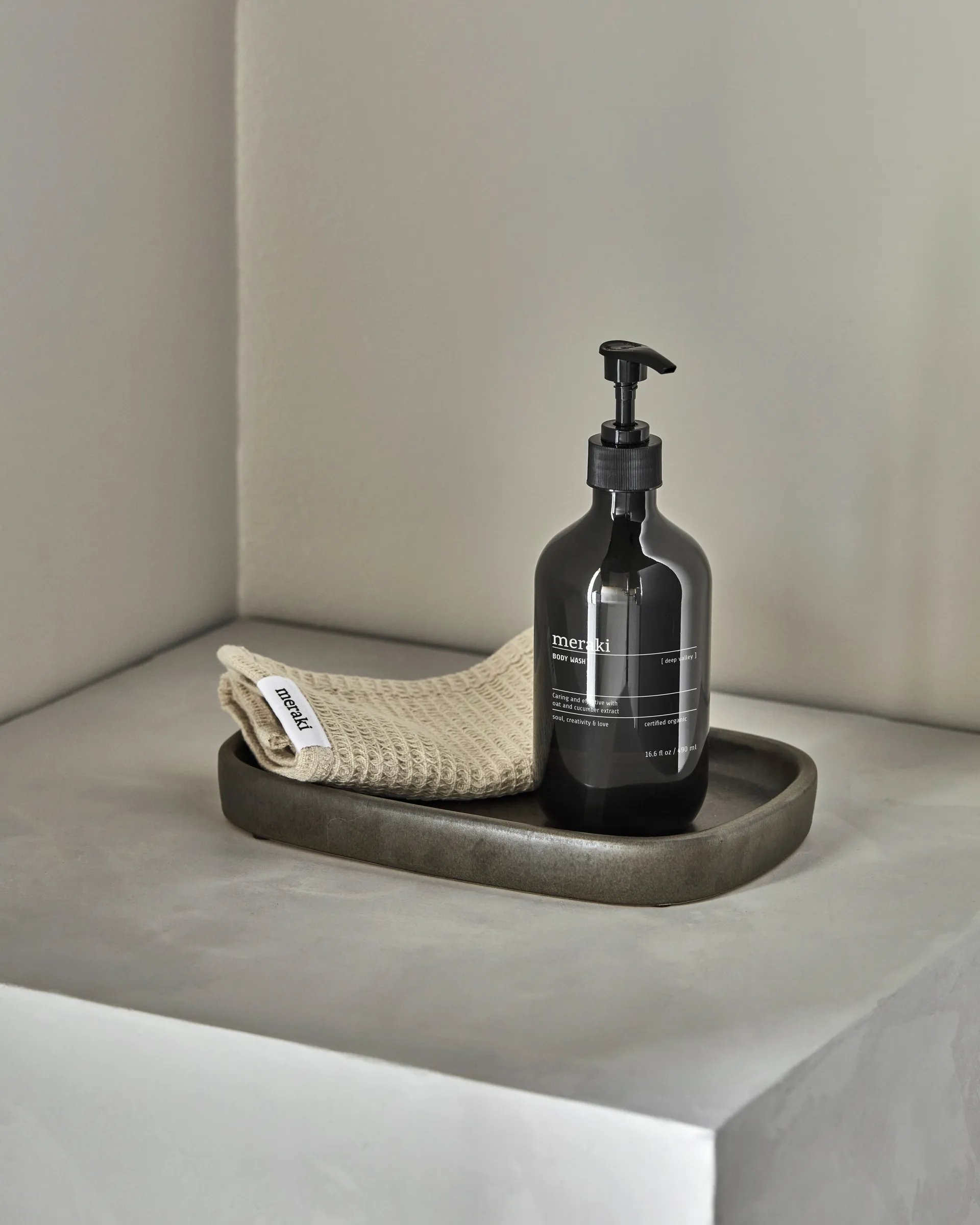 Datura brett, Mørkegrå Meraki