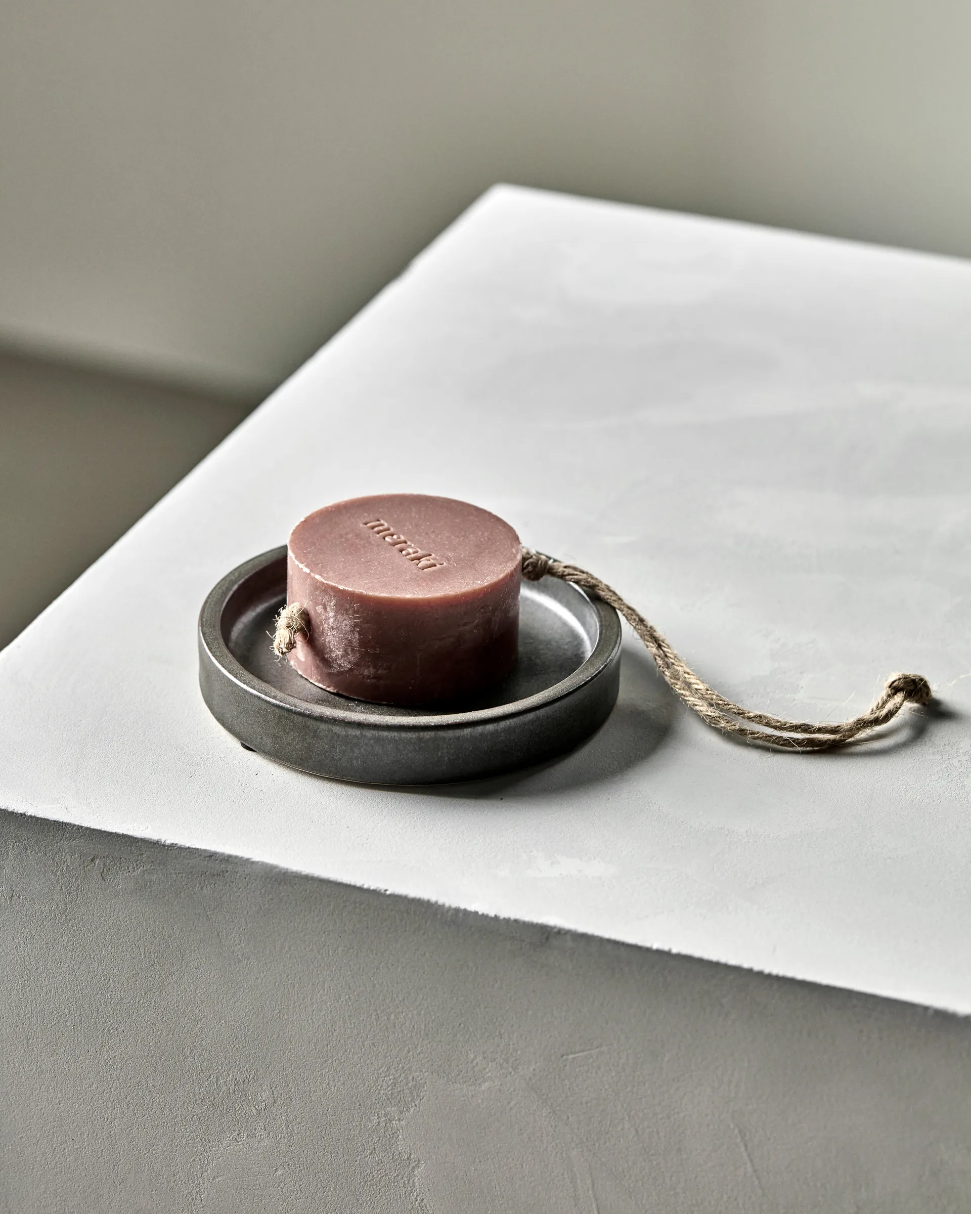 Datura såpeholder Ø12,5 cm, Mørkegrå Meraki