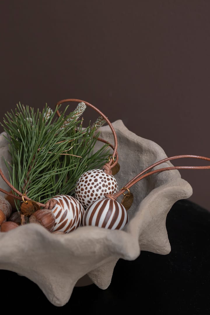 Globe juletrekule 3 deler - Walnut - Mette Ditmer