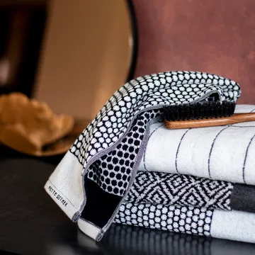 Grid gjesthåndkle - Svart-off white - Mette Ditmer