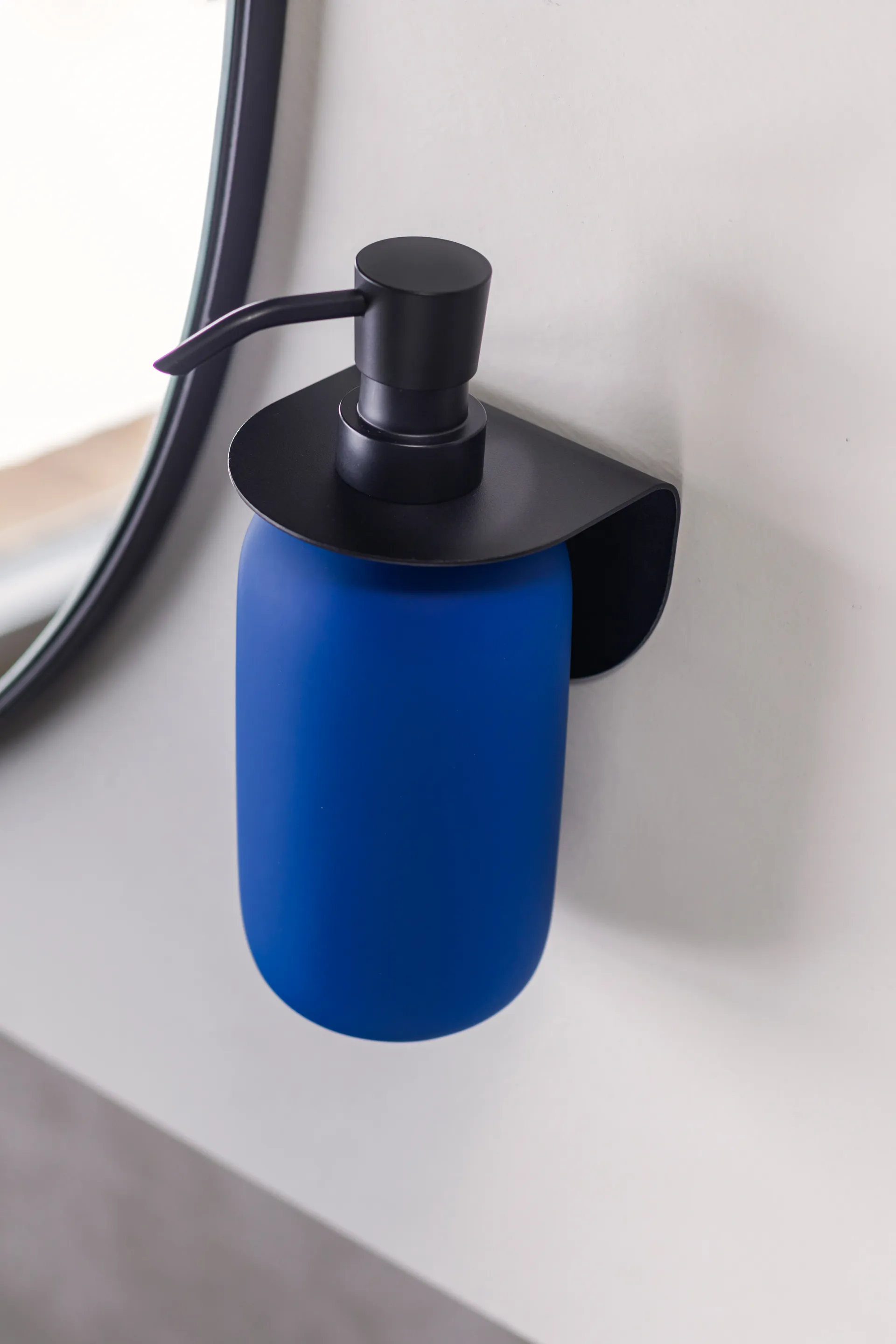 Lotus såpepumpe høy, Cobalt Mette Ditmer