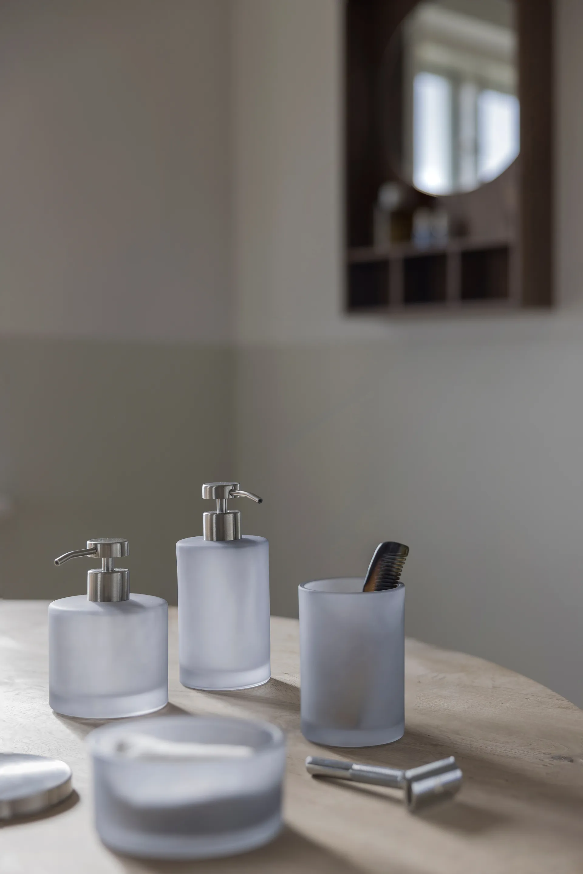 Modest såpepumpe høy, Dove blue Mette Ditmer