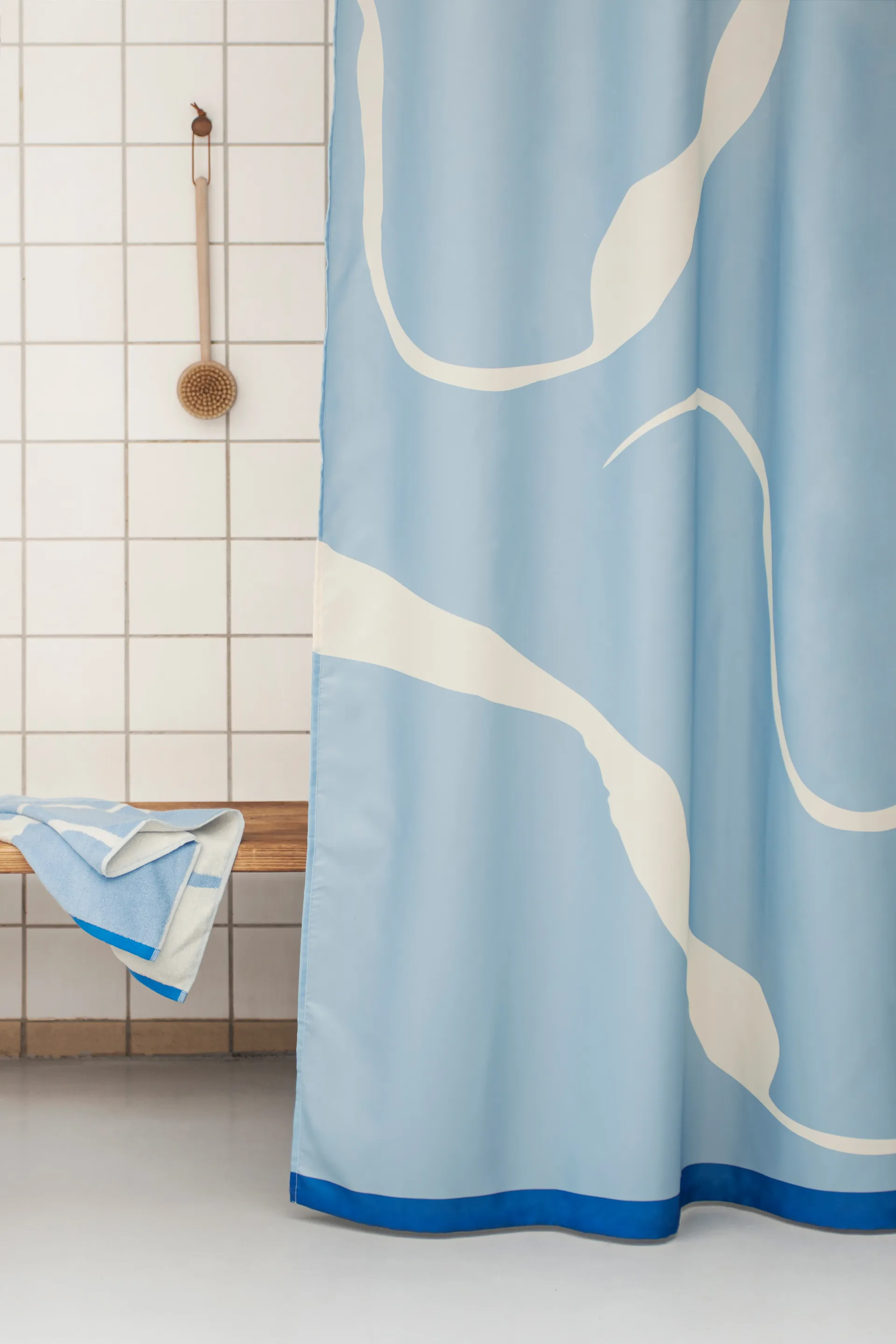 Nova Arte dusjforheng 150 x 200 cm, Light blue-offwhite Mette Ditmer