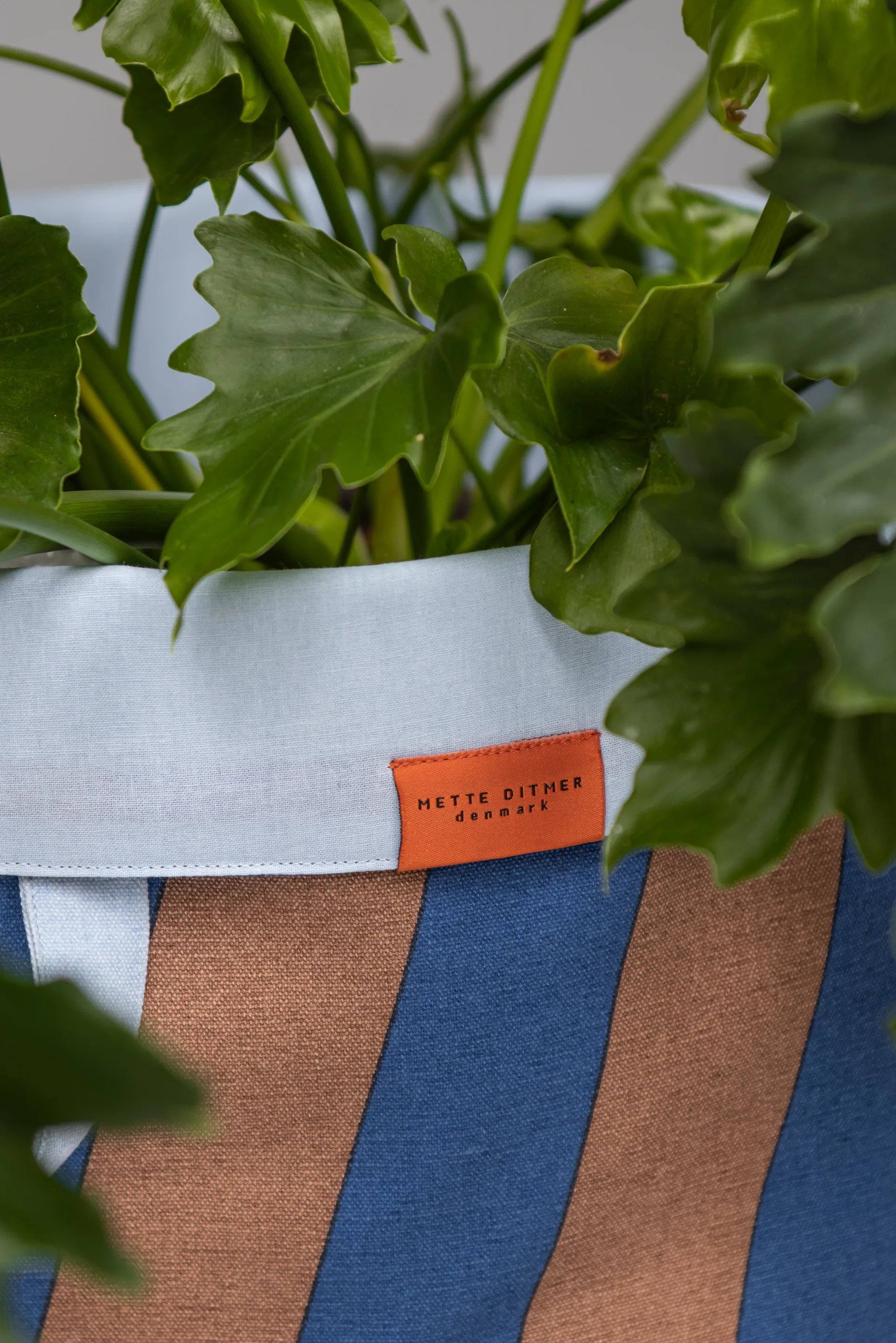 Nova Arte vaskekurv 40 x 40 x 50 cm, Cobalt-blush Mette Ditmer