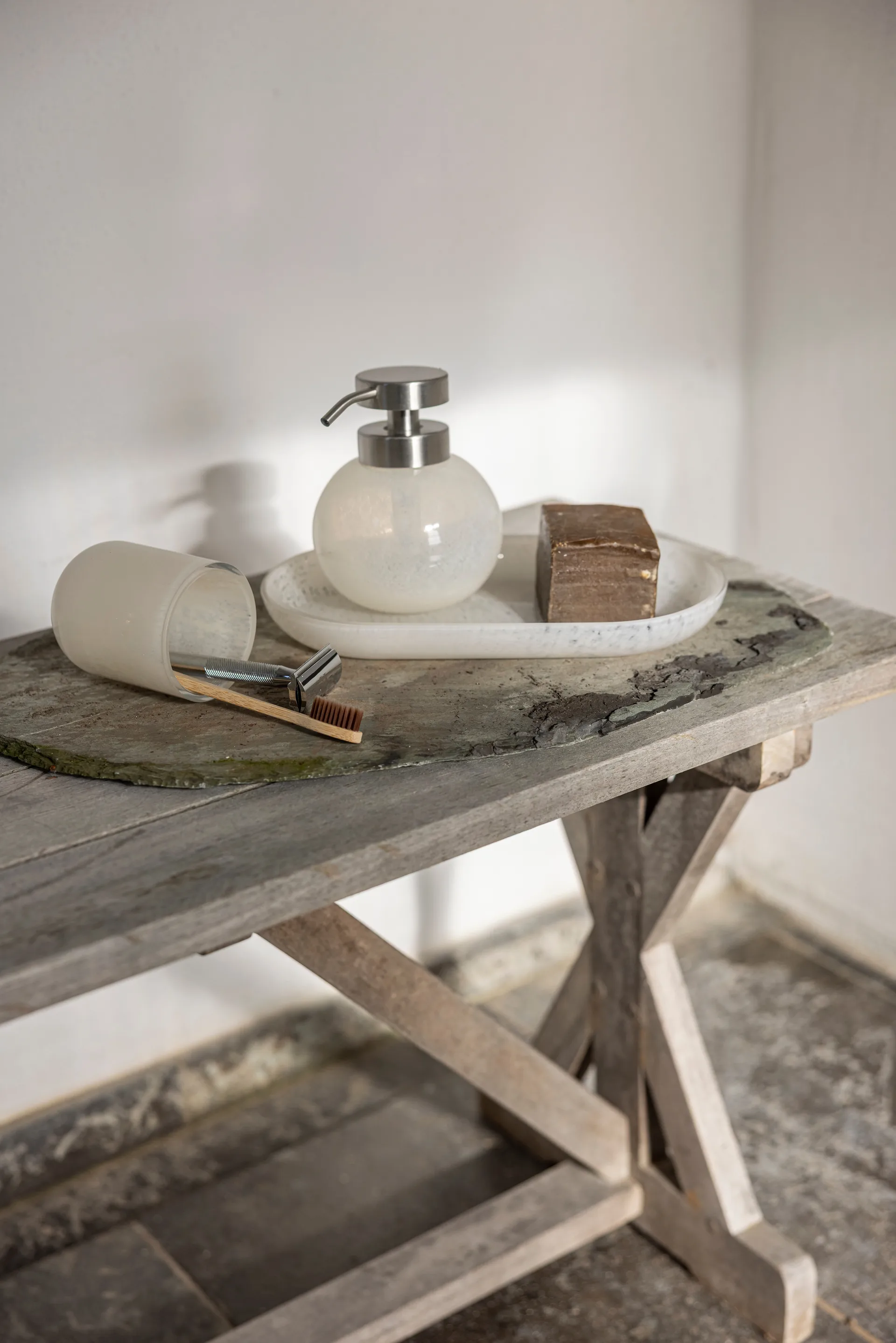 Opal såpepumpe, Linen Mette Ditmer