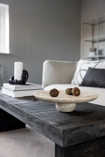 Travertin pidestall - Linen, Ø32x8,5 cm - Mette Ditmer