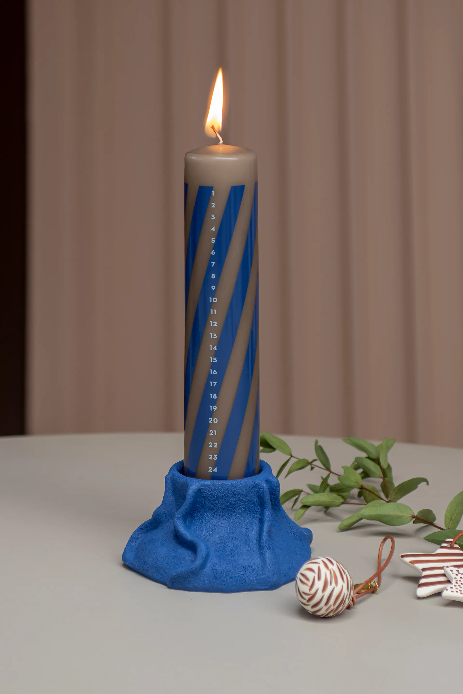 Twentyfour kalenderlys 25 cm, Cobalt Mette Ditmer