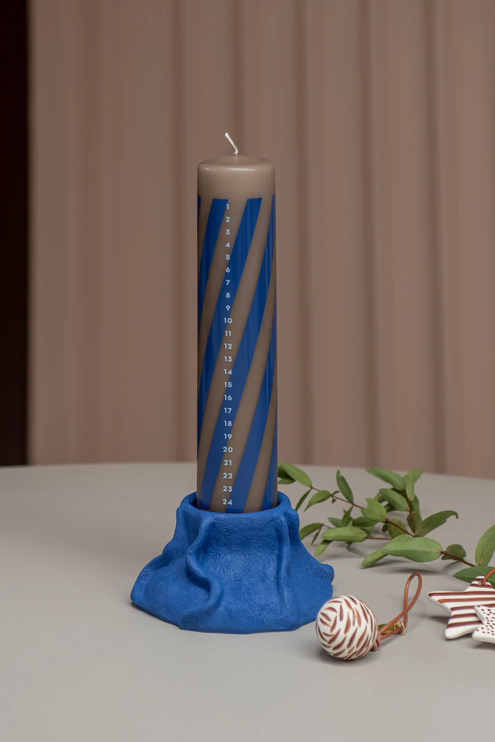 Twentyfour kalenderlys 25 cm, Cobalt Mette Ditmer
