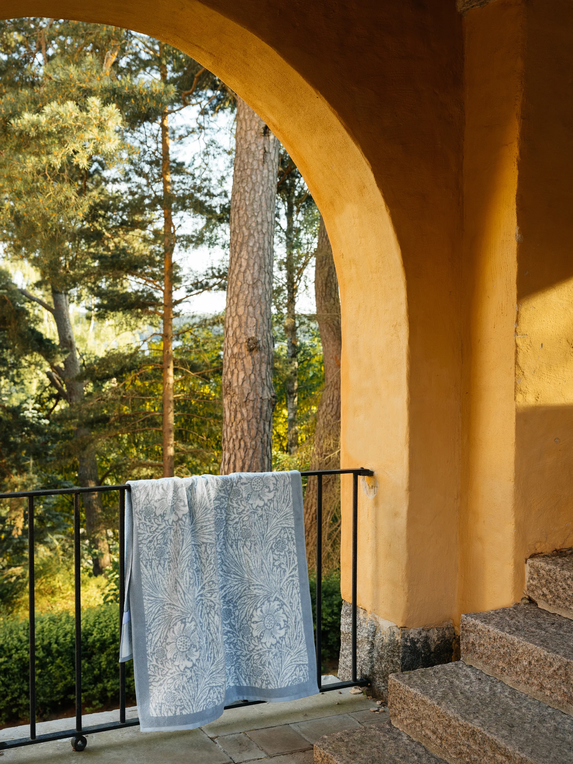 Morris & Co. Marigold Håndkle EKO, Blå, 86x150 cm Mille Notti