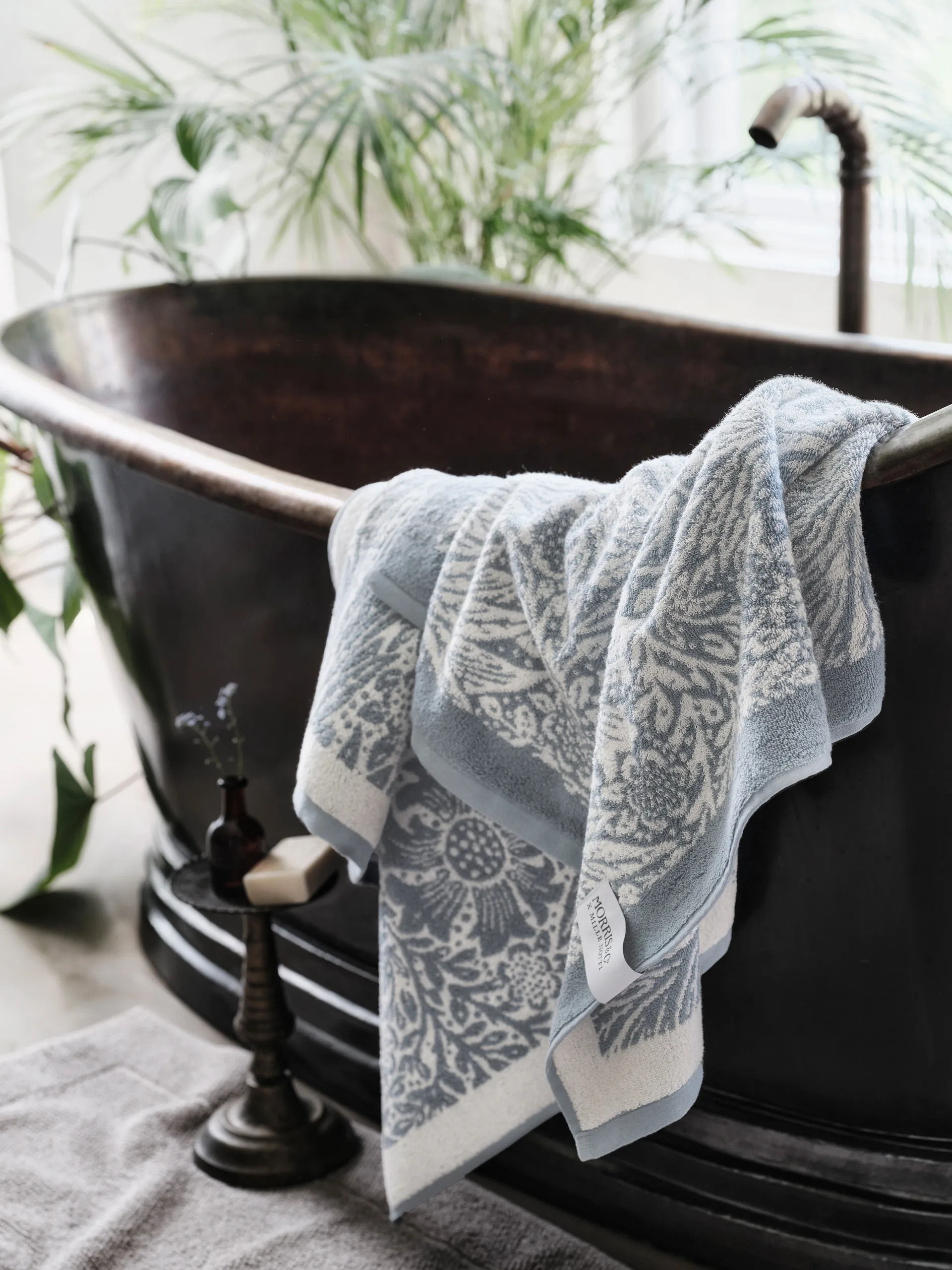 Morris & Co. Marigold Håndkle EKO, Blå, 86x150 cm Mille Notti