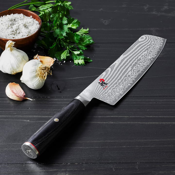 Raw 5000FCD nakirifruktkniv rektangulær 17 cm, Damaskus-svart Miyabi