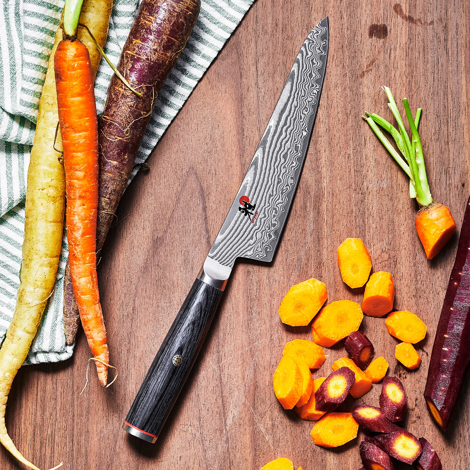 Raw 5000FCD shotoh skalkniv 14 cm, Damaskus-svart Miyabi