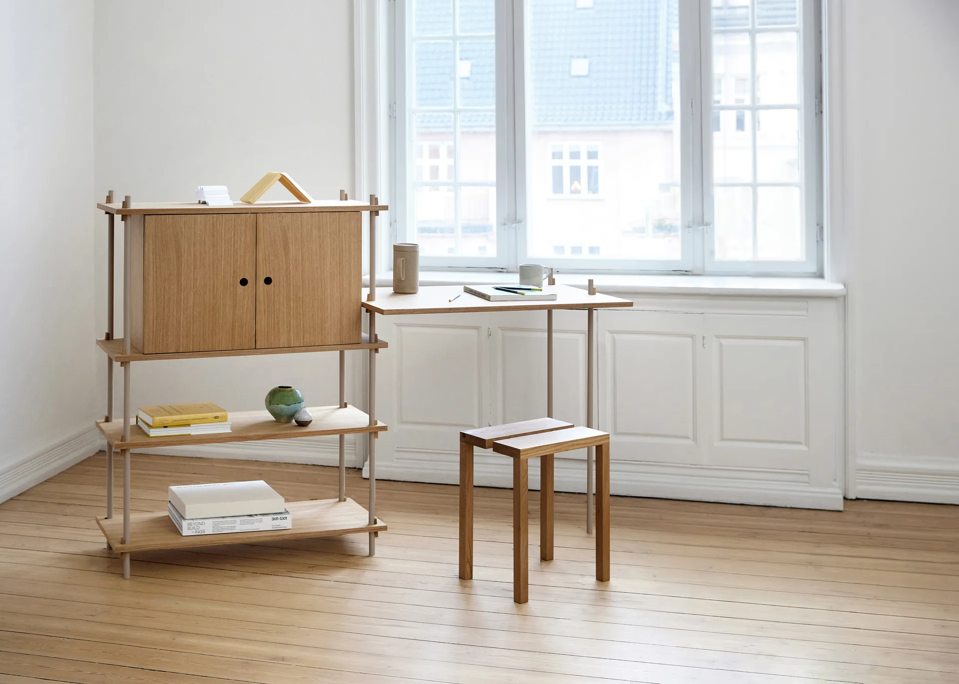 Shelving System hylle med skap, Røkt eik-white, 163x85x35 cm, S.85.2.C MOEBE