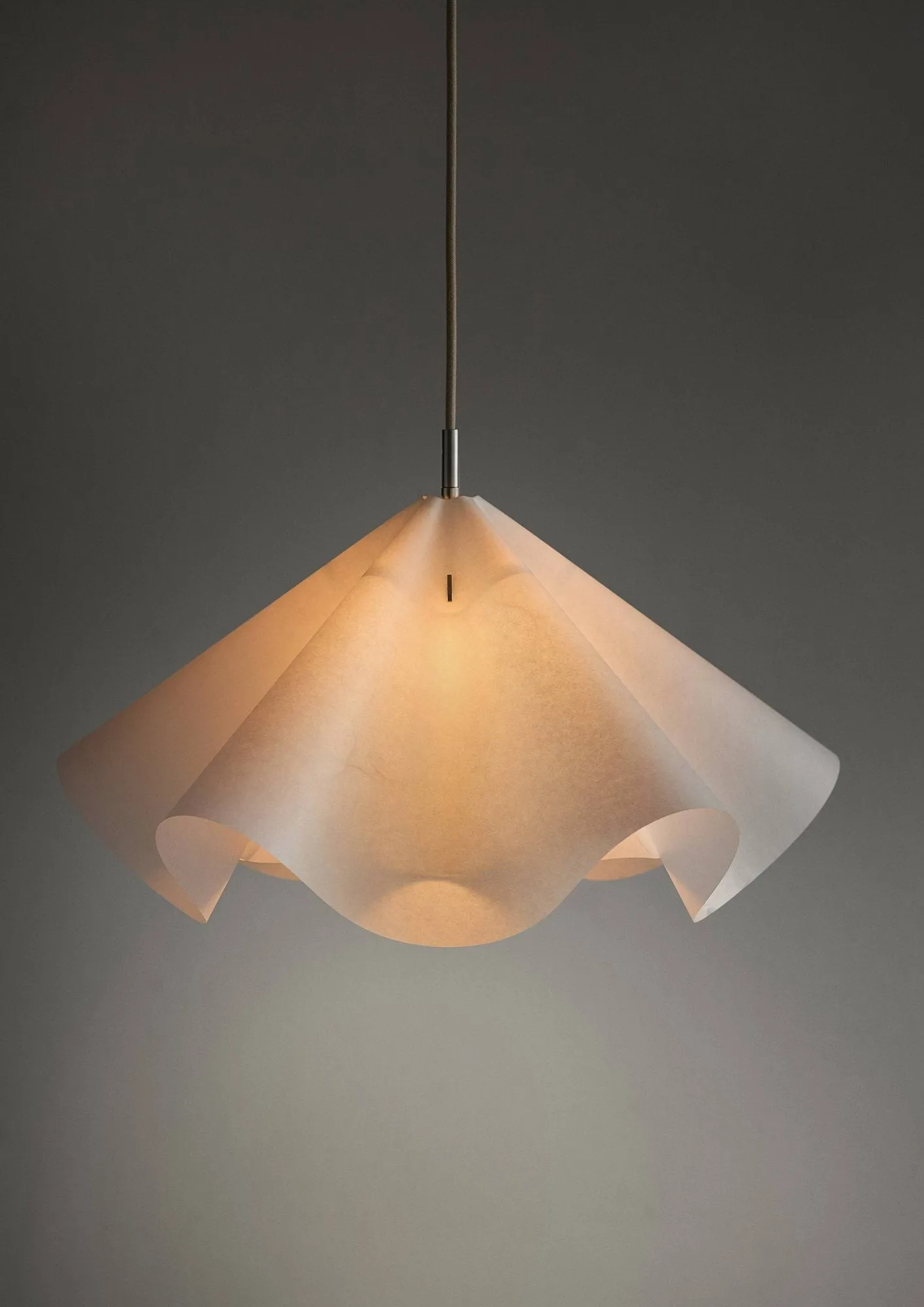Sinuate pendel, White-rustfritt stål, medium Ø60x30 cm MOEBE