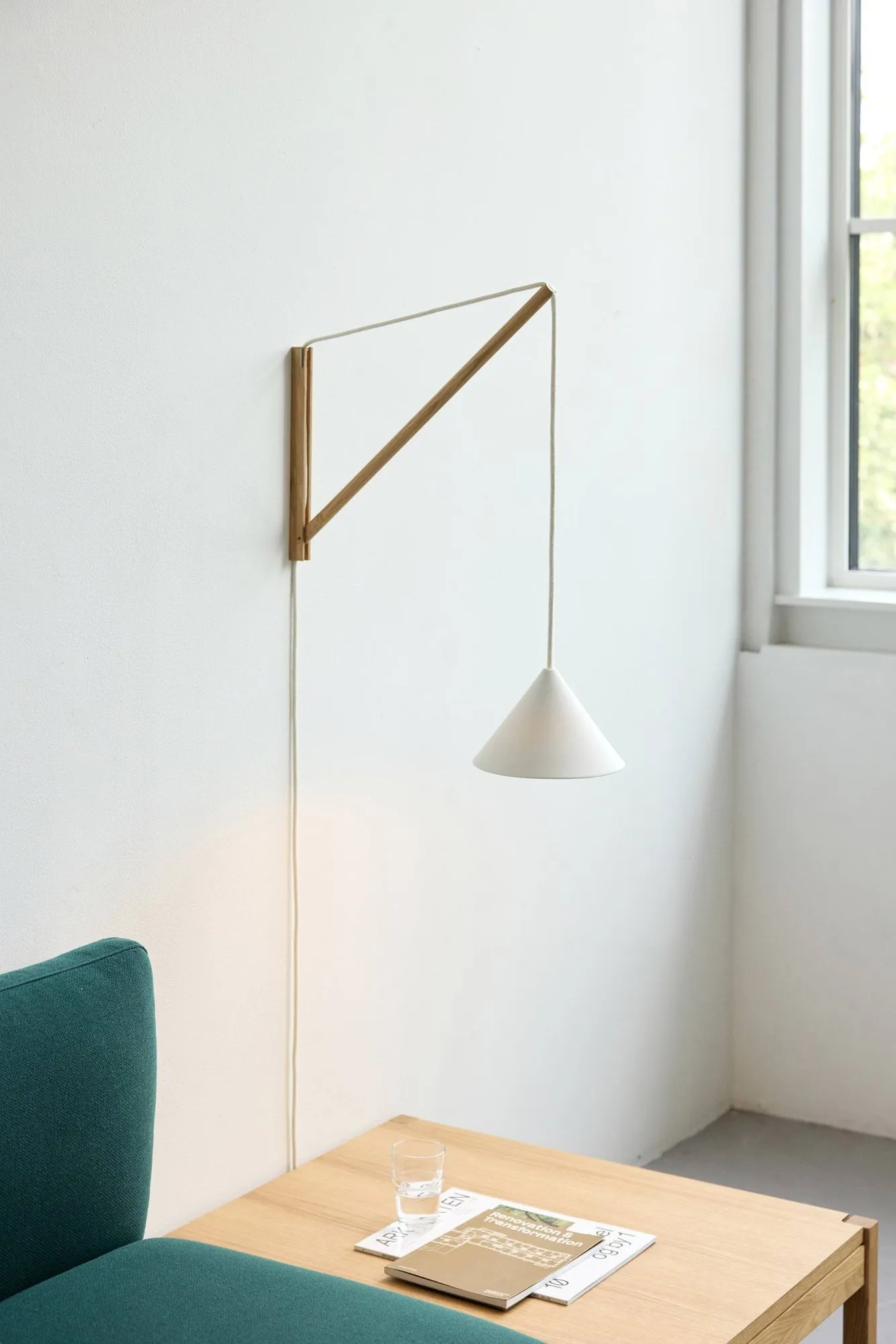Suspended Wall Lamp, Eik-hvit MOEBE