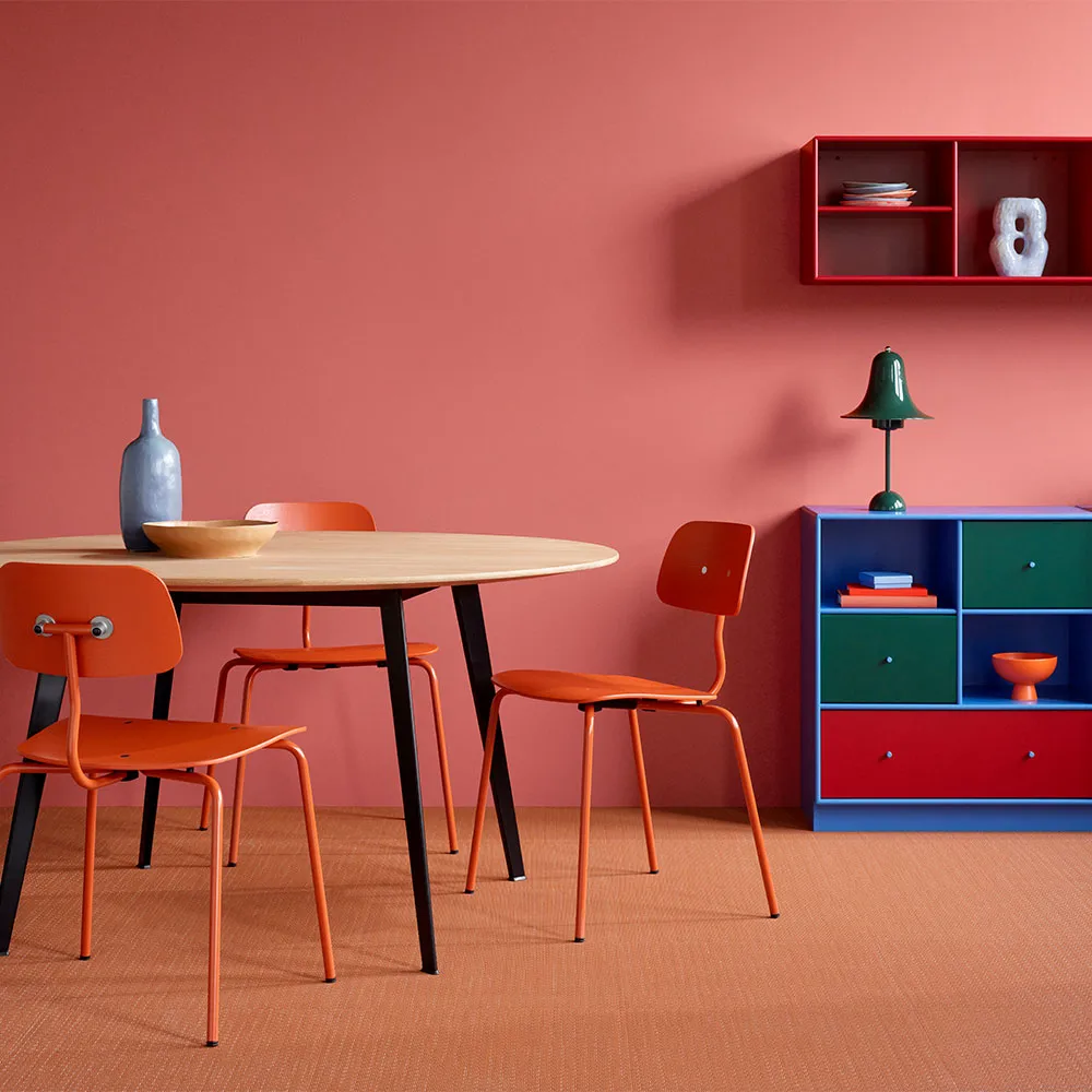 Kevi 2060 stol, rhubarb 147 lakkert stativ-beiset ask Montana