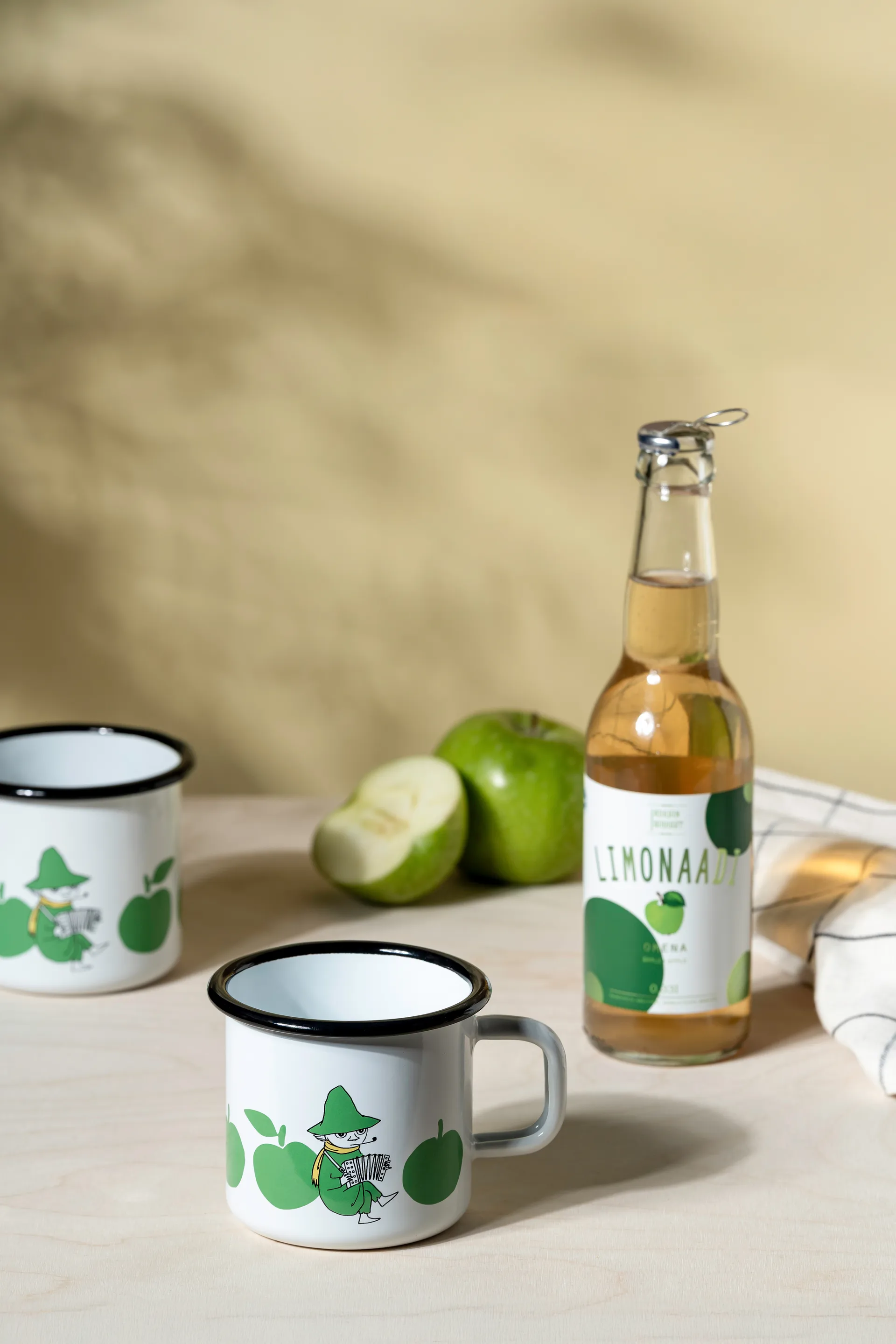 Mummi emaljekrus 37 cl, Joyfull Apples Muurla