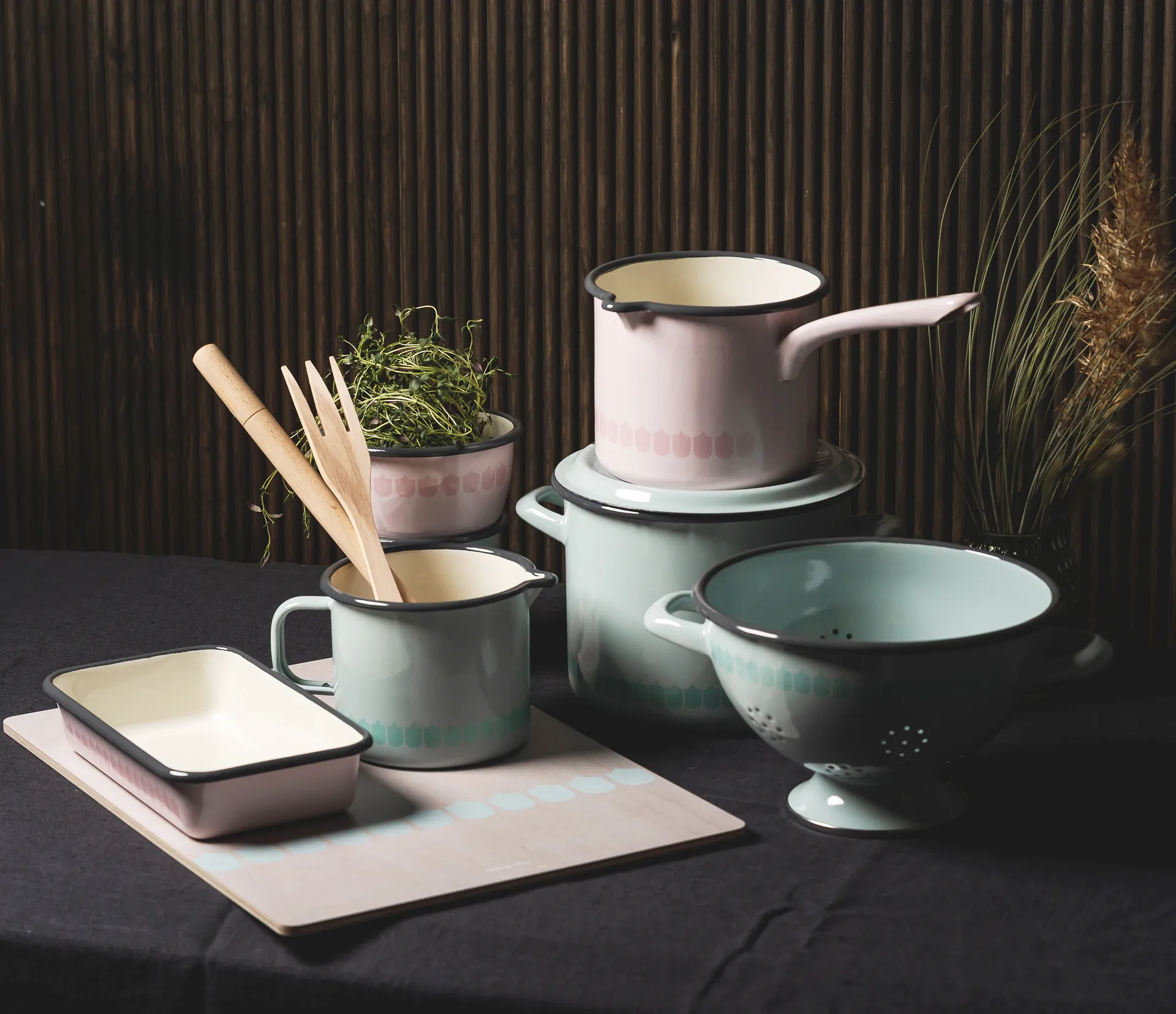 Vappu emaljekanne 1,3 L, Grønn Muurla