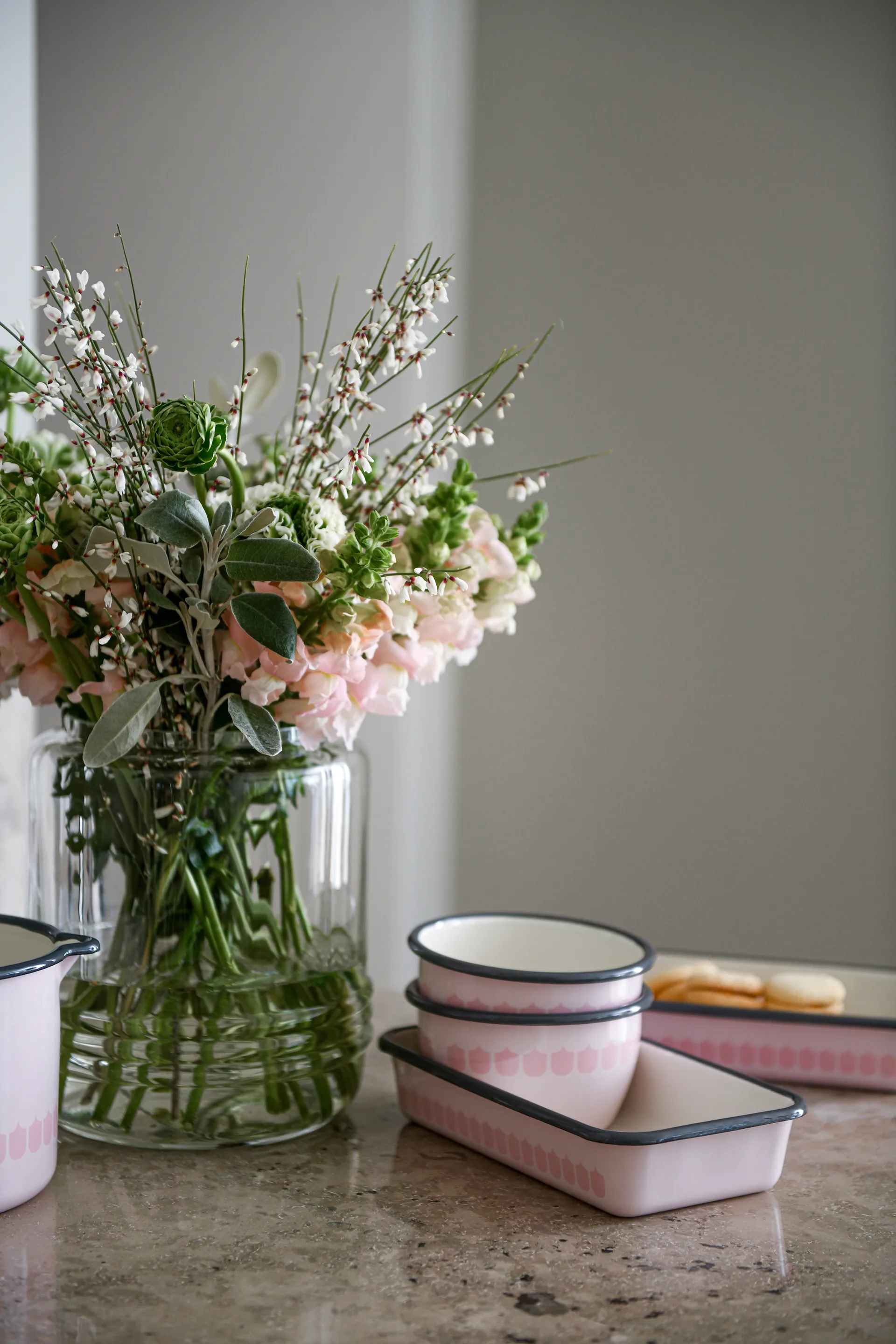 Vappu emaljekasserolle 1,9 L, Rosa Muurla