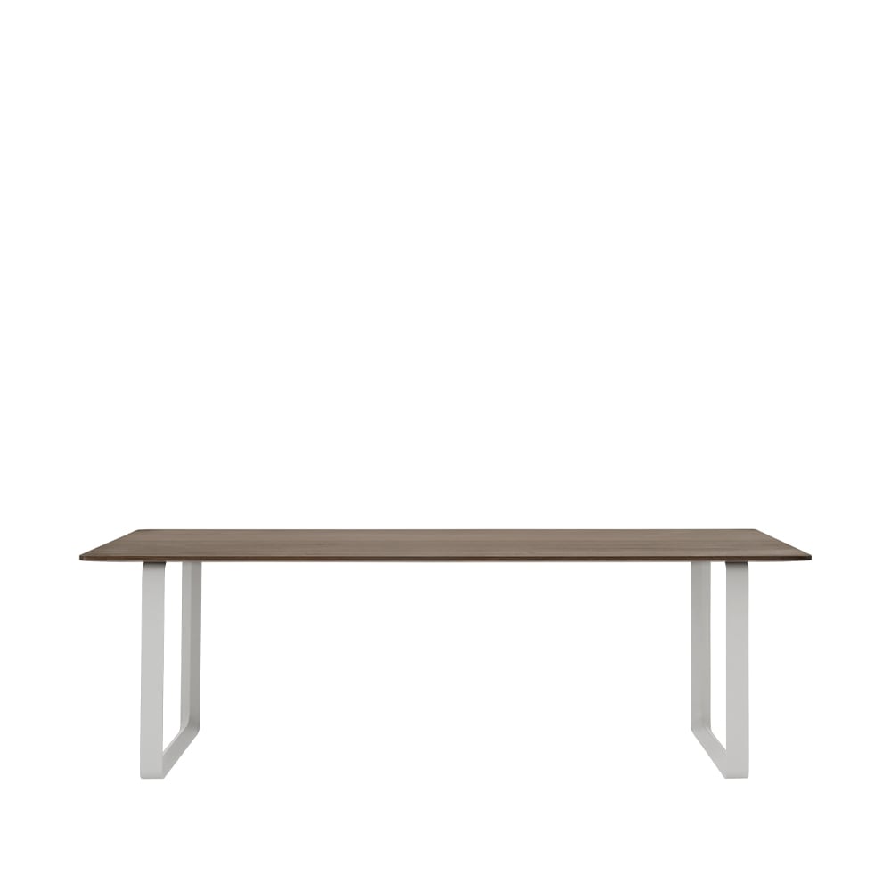 Bilde av Muuto 70/70 spisebord 225 x 90 cm Solid smoked oak-Grey