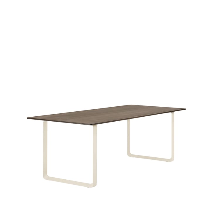 70/70 spisebord 225 x 90 cm, Solid smoked oak-Sand Muuto