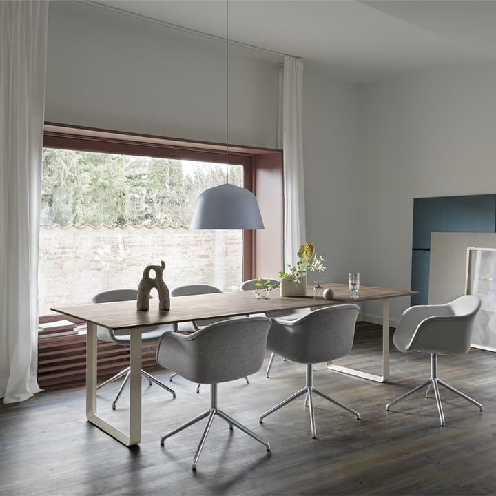 70/70 spisebord 255 x 108 cm, Oak veener-Plywood-Grey Muuto