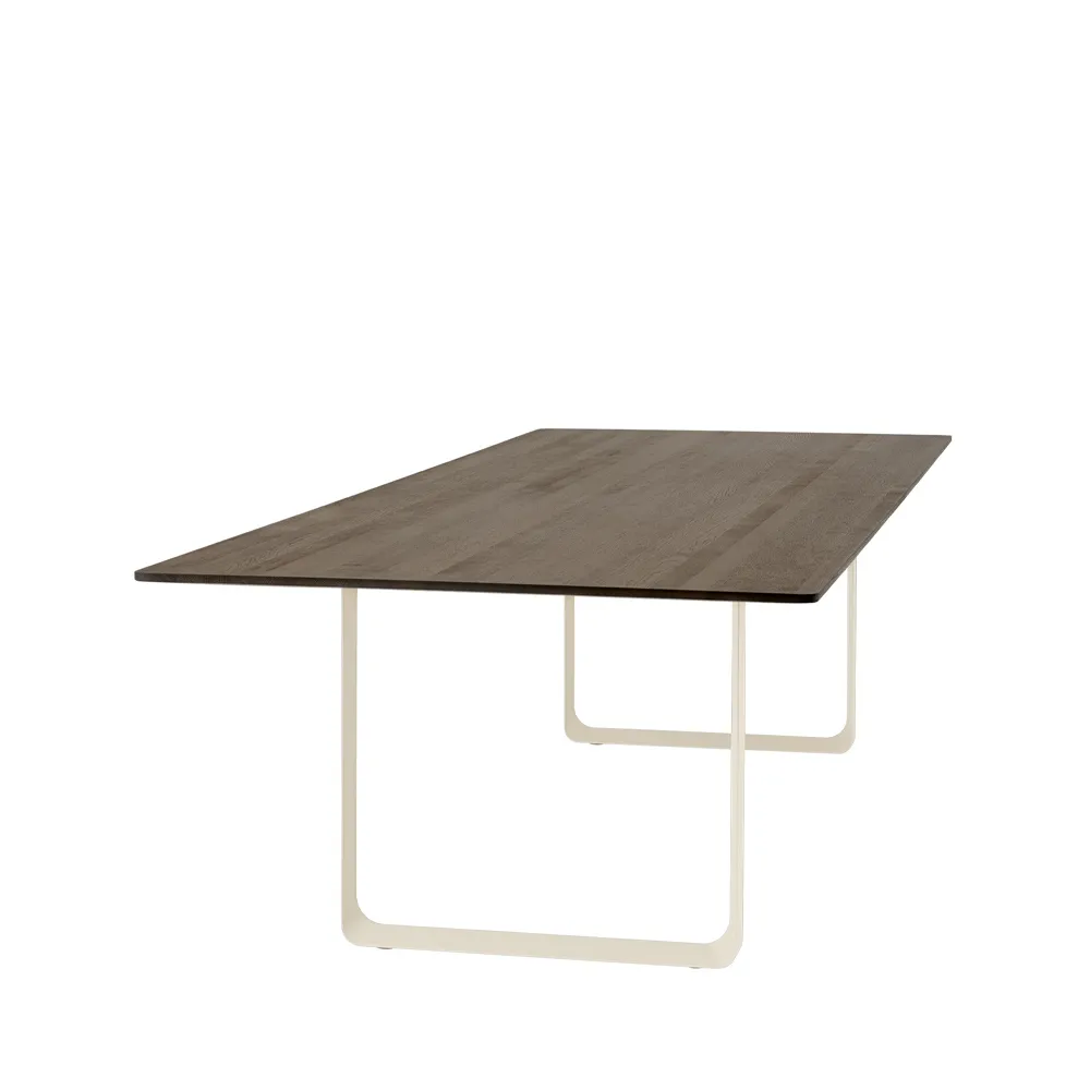70/70 spisebord 295 x 108 cm, Solid smked oak-Sand Muuto