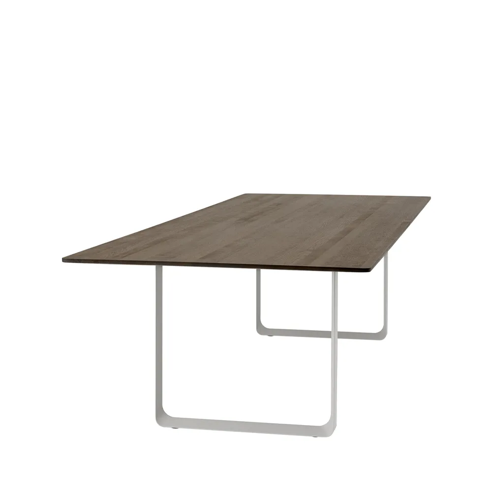 70/70 spisebord 295 x 108 cm, Solid smoked oak-Grey Muuto