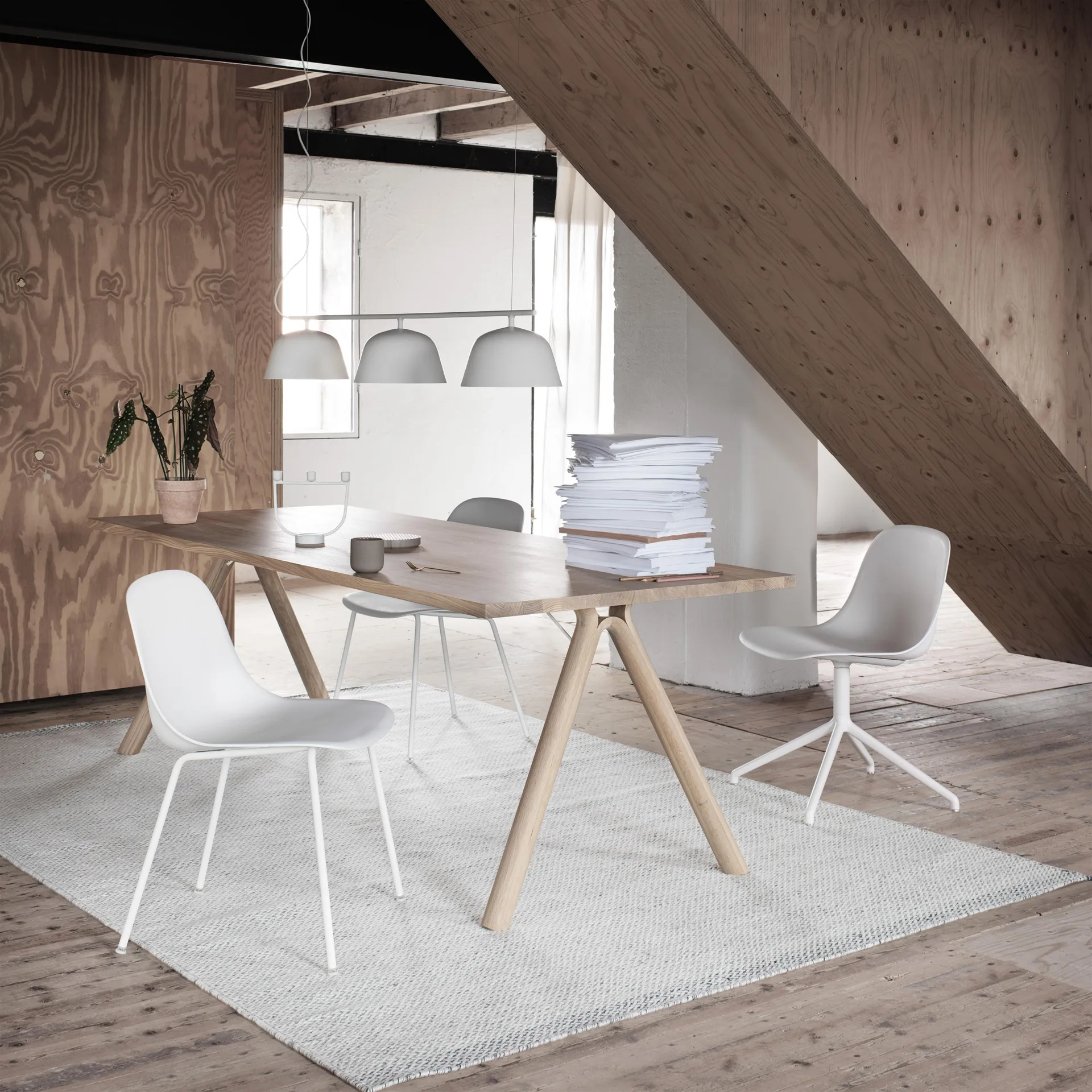 Ambit Rail taklampe, grå Muuto