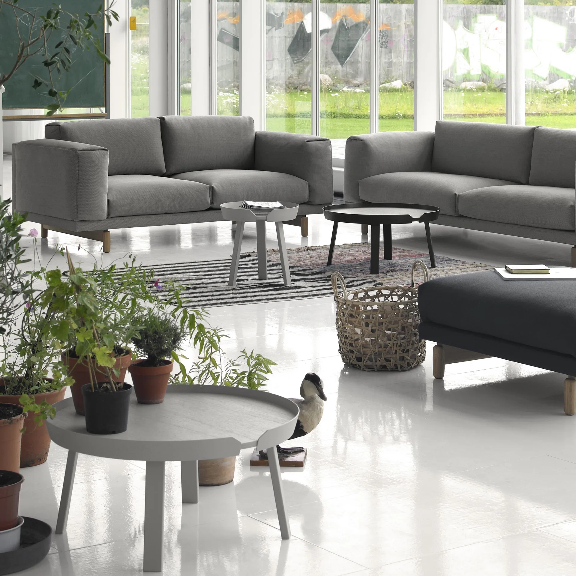 Around bord lite, grå Muuto