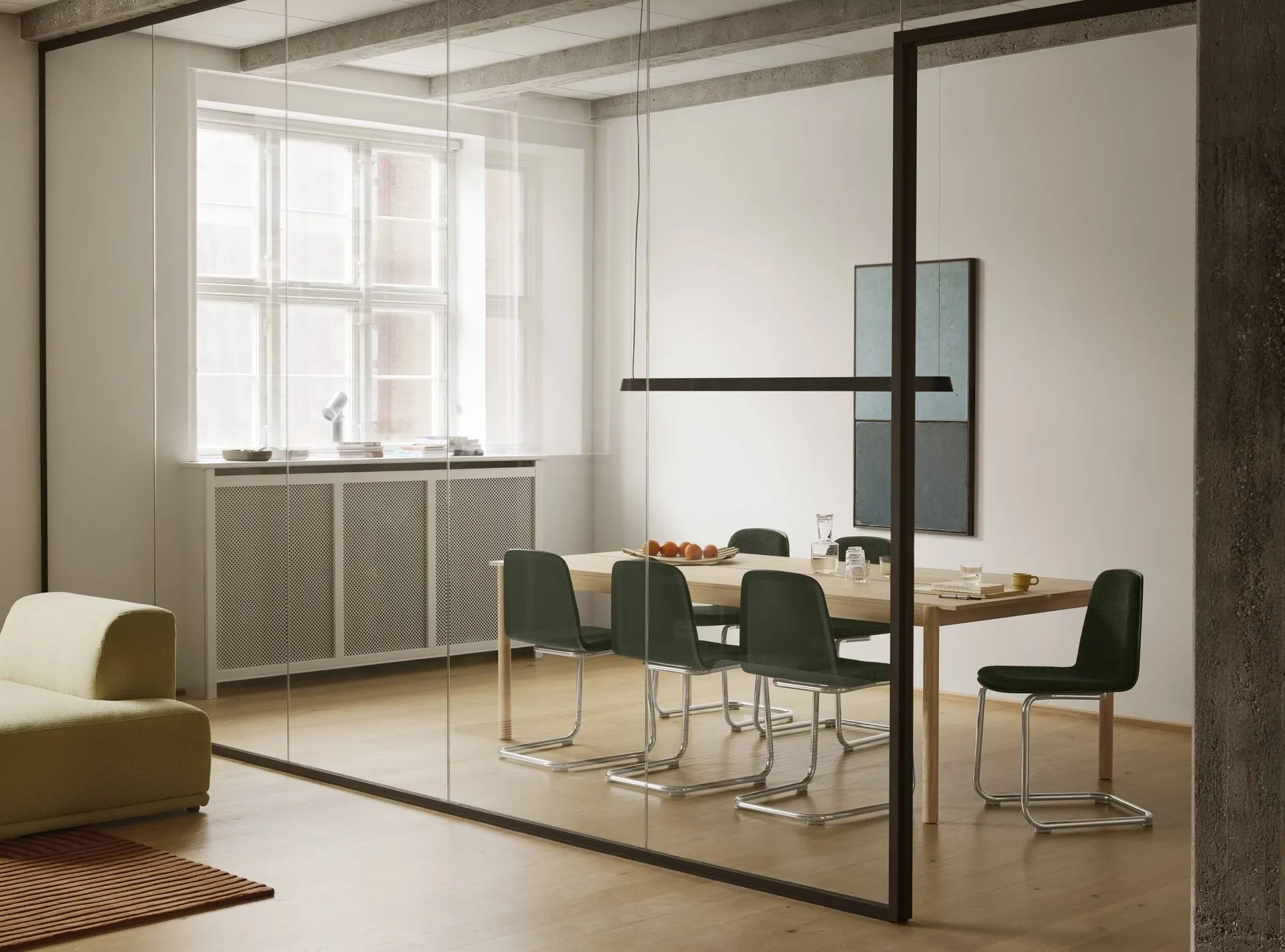 Brink Chair Cantilever Base stol, Svart Muuto