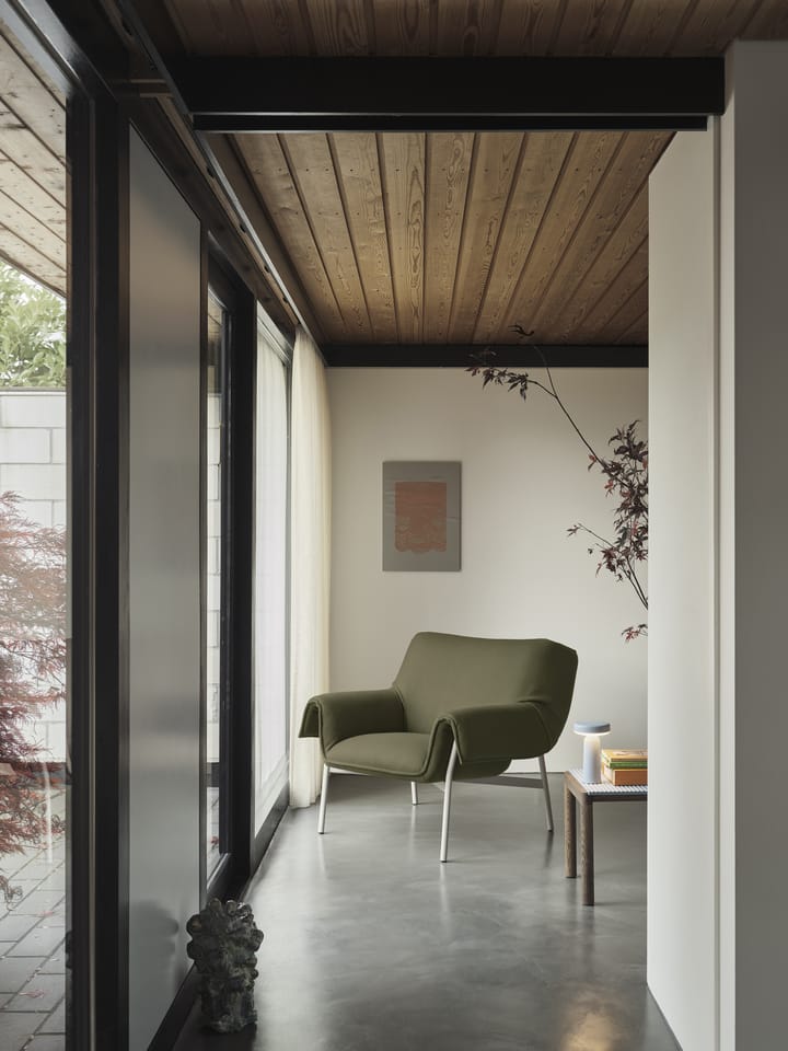 Couple 1 Wavy salongbord 40 x 84 x 40 cm, Pale blue-dark oiled oak Muuto