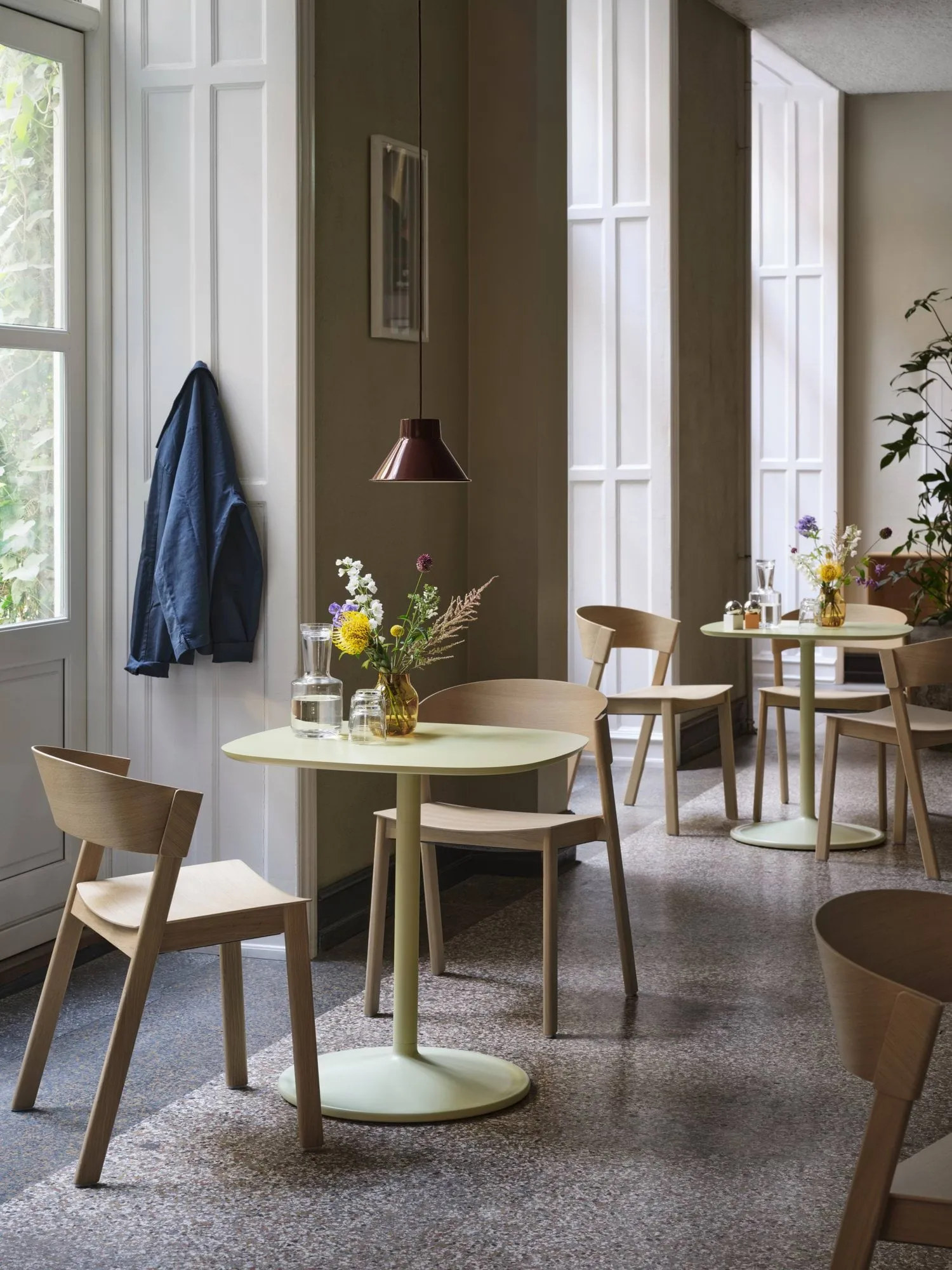 Cover Side Chair leather, Konjakk-eik Muuto