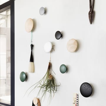 Dots klesknagger 5 stk - svartlasert ask - Muuto