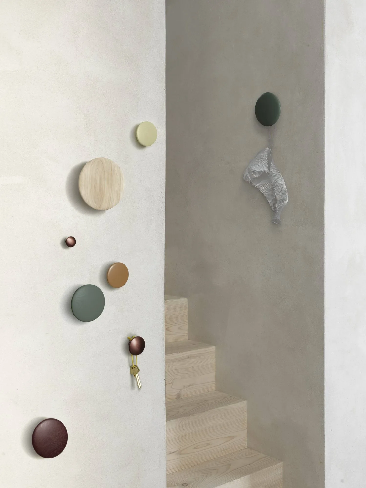 Dots Wood knagg, Light olive, Ø9 cm Muuto