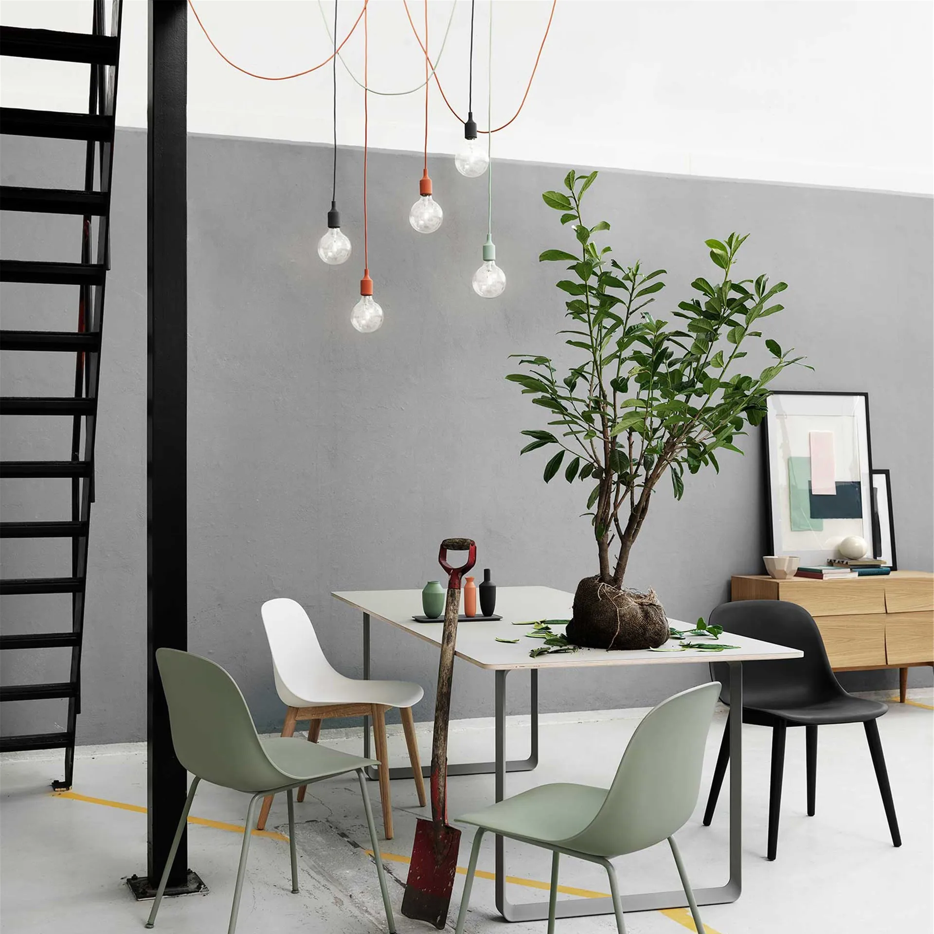 E 27 lampe, svart Muuto