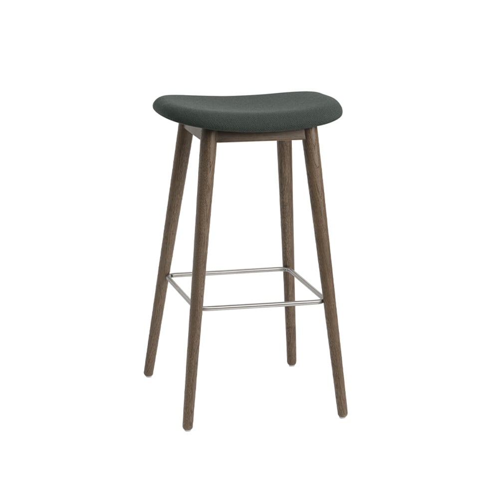 Bilde av Muuto Fiber bar stool 75 cm tekstil twill weave 990 dark green brunbeisede eikeben