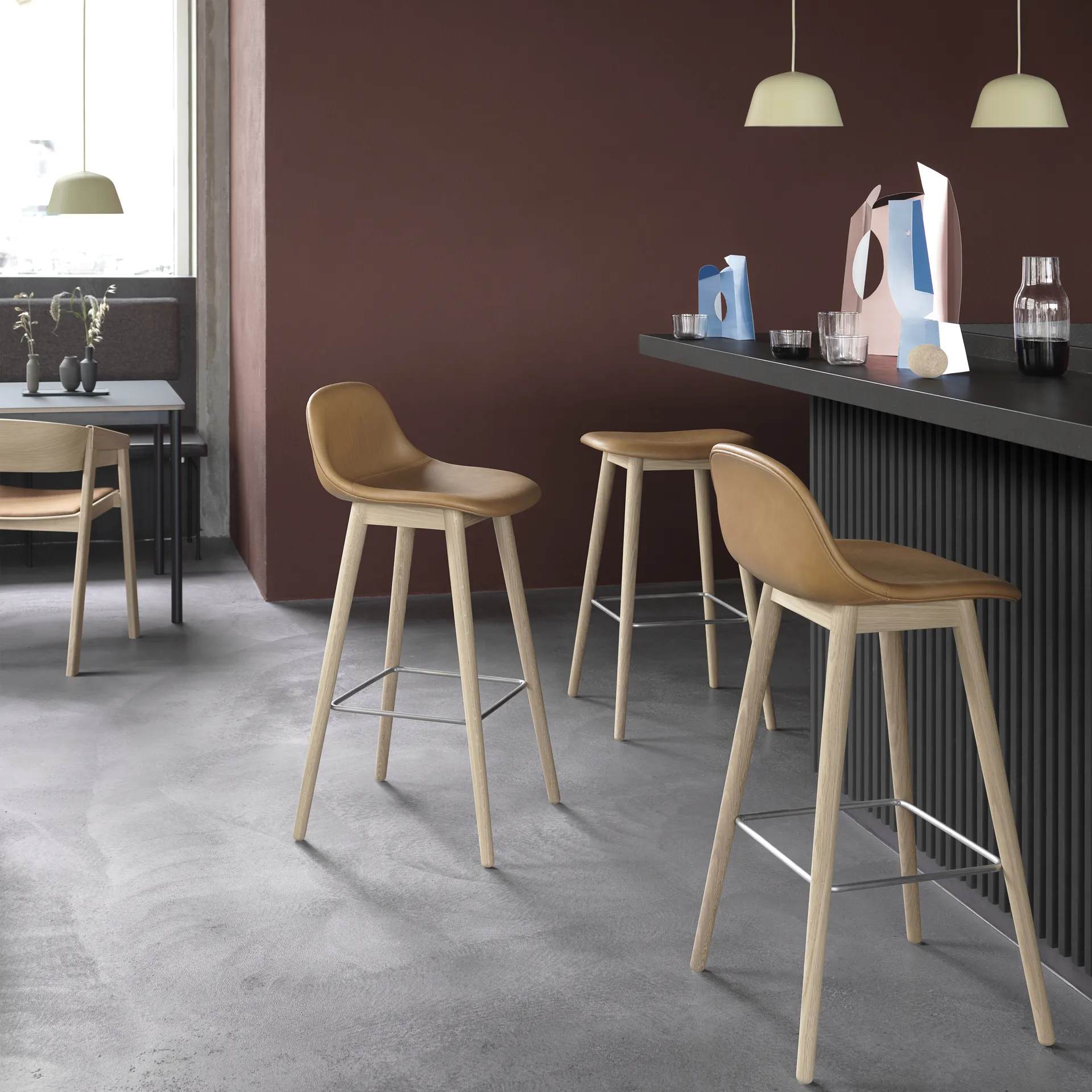 Fiber barstol med ryggstøtte 65 cm, Natural white-eikeben Muuto