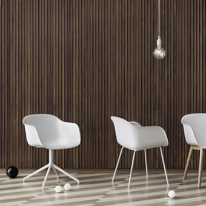 Fiber chair stol med armstøtte, hvit Muuto