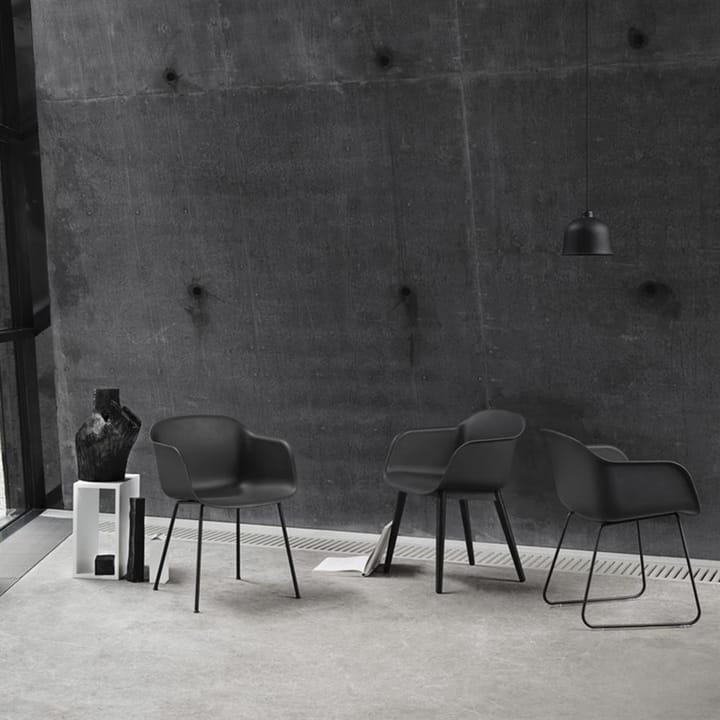 Fiber chair stol med armstøtte, svart Muuto