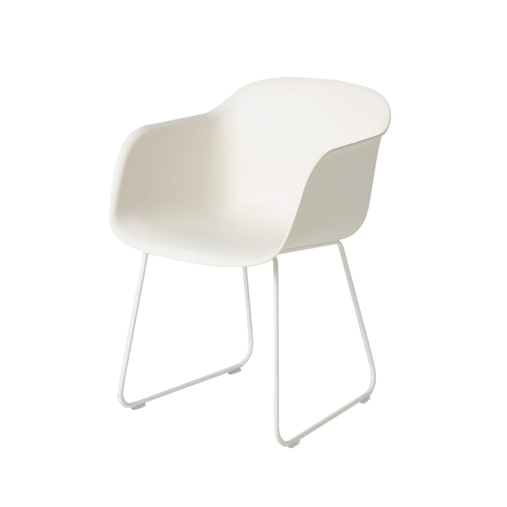 Muuto Fiber karmstol sled base natural white, hvite bøyler