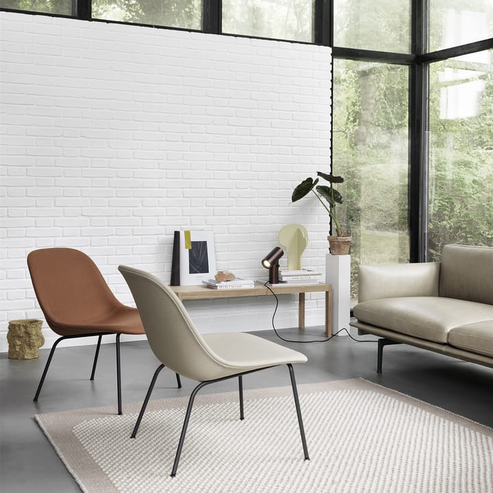 Fiber Lounge stol med stålbein, cognac, svart Muuto