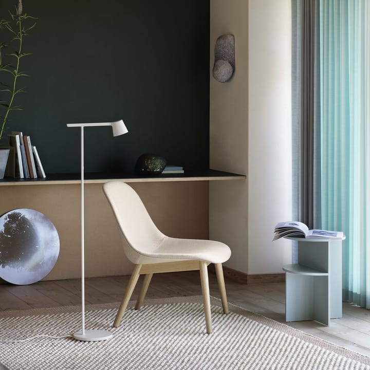 Fiber loungestol wood base, natural white, eikeben Muuto